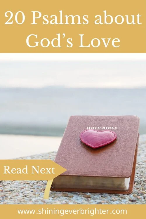20 Psalms about God’s Love Gold Article Image